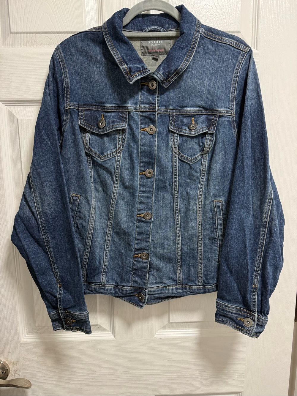 torrid Dark Blue Denim Trucker Jacket Size 2 GUC